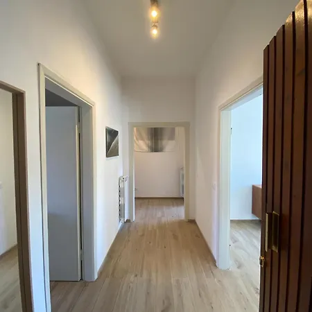 Ostro Apartment *